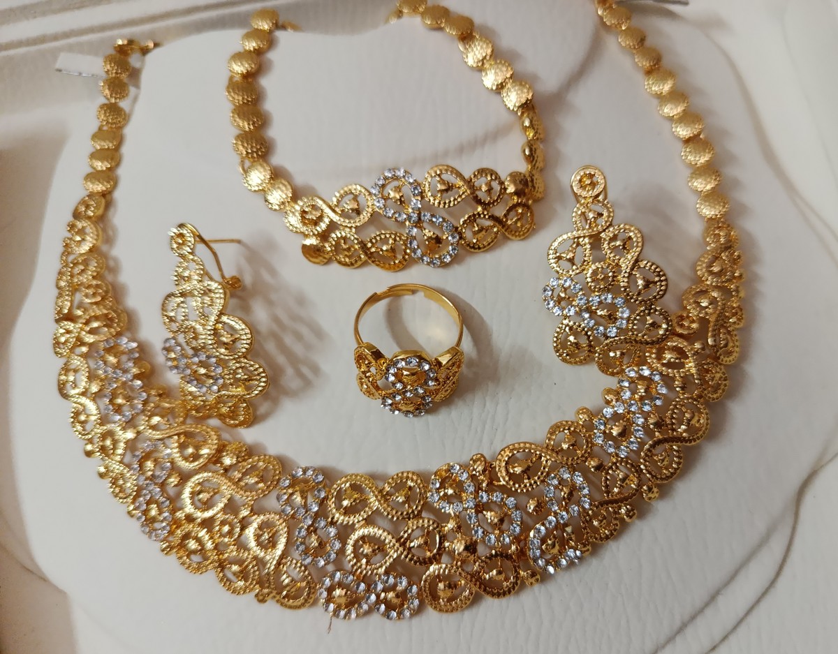 Regal Filigree Set